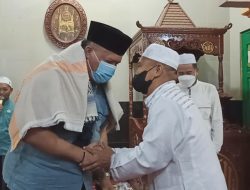 Tokoh Masyarakat Riau H Yopi Arianto Safari Ramadan dan Beri Dukungan untuk ‘Kiai Kampung’